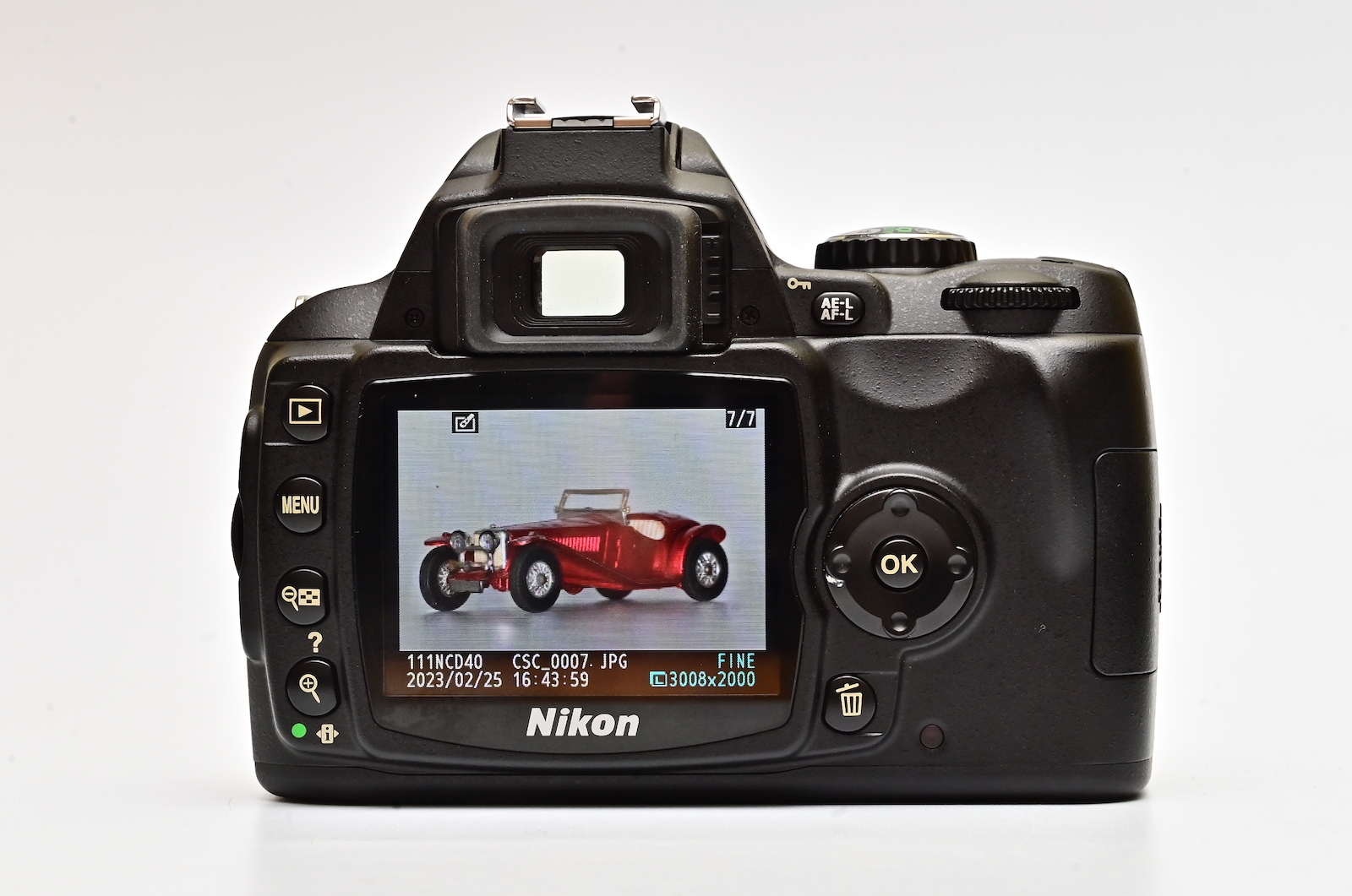 Nikon D40 rear