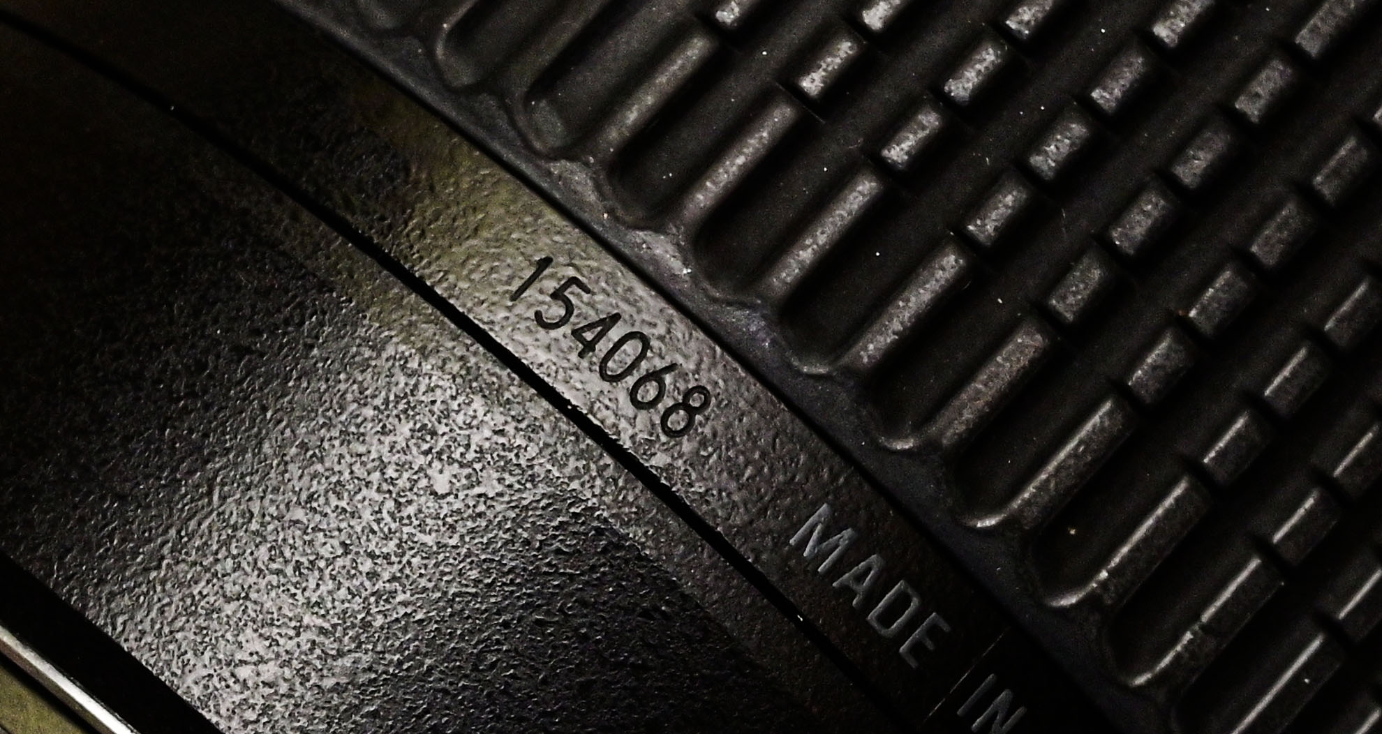 Lens serial number